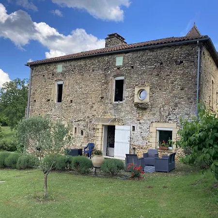 בית נופש Maison Des Yourtes *